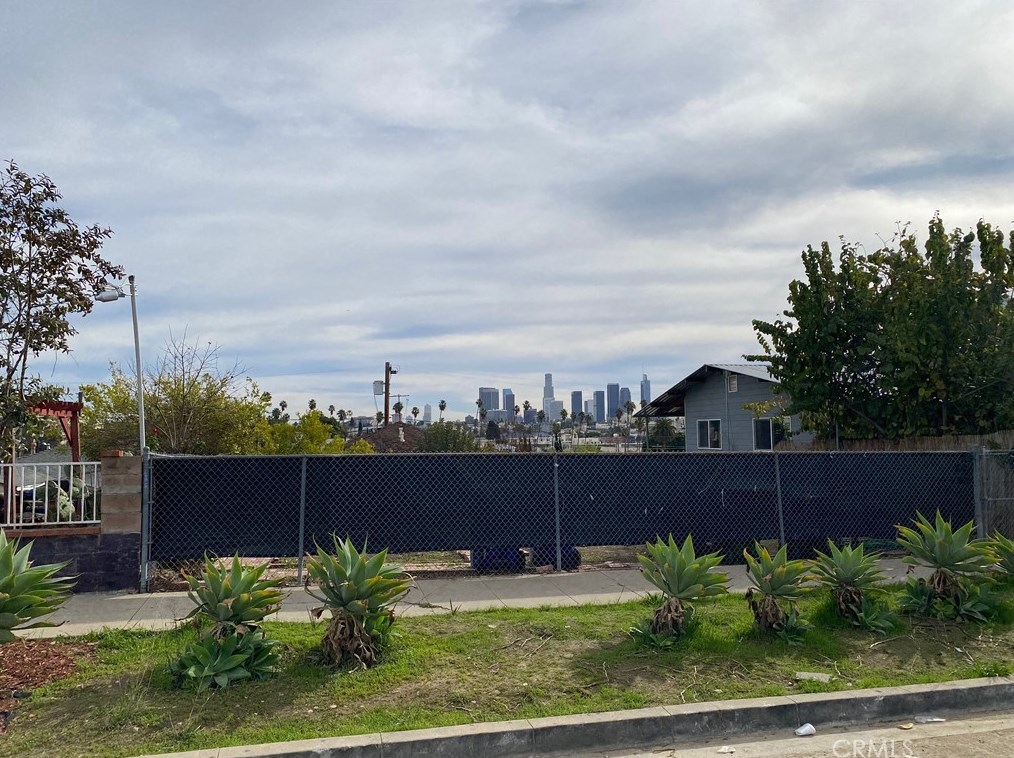 230 Hoover St, Los Angeles CA  90004-3628 exterior