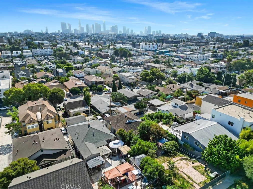 230 Hoover St, Los Angeles CA  90004-3628 exterior