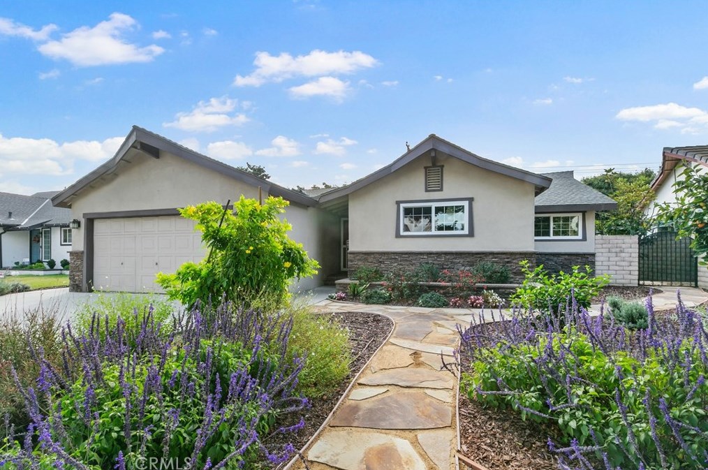 1213 Mccormack Ln, Costa Mesa, CA 92626