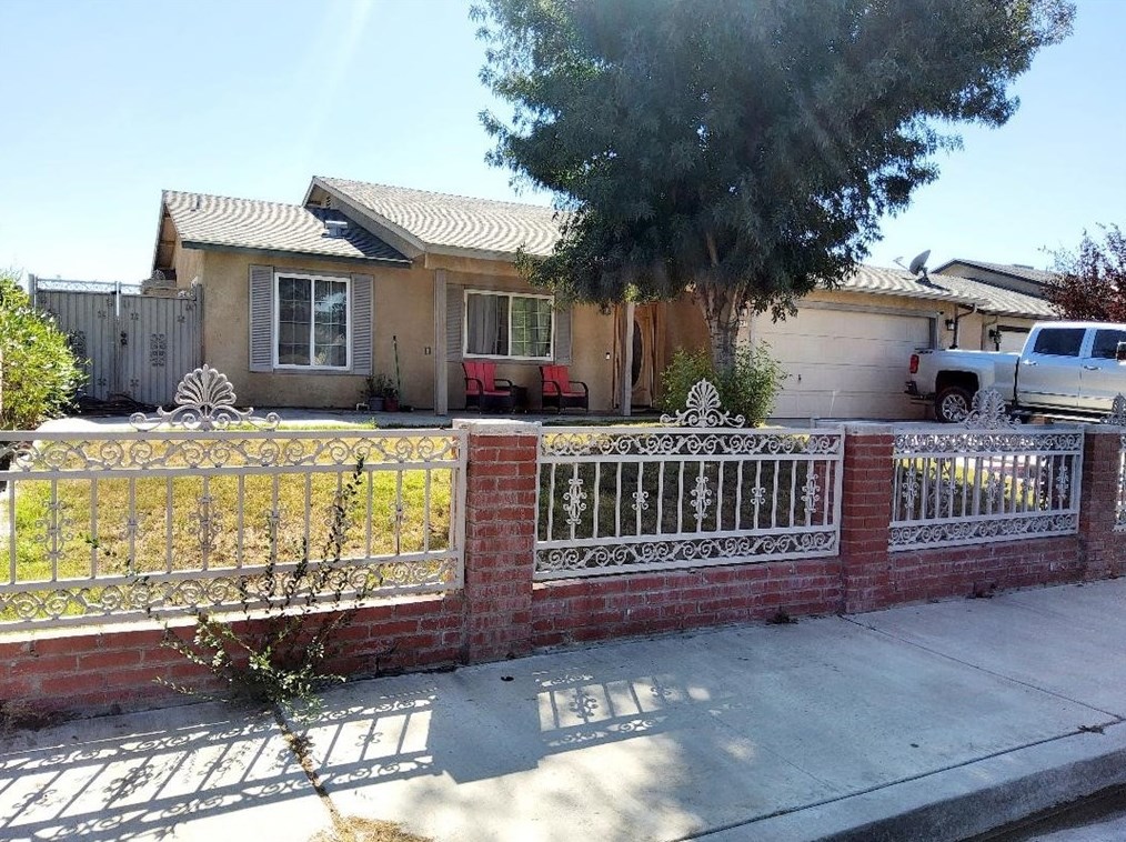 2621 Camellia St, Pond, CA 93280