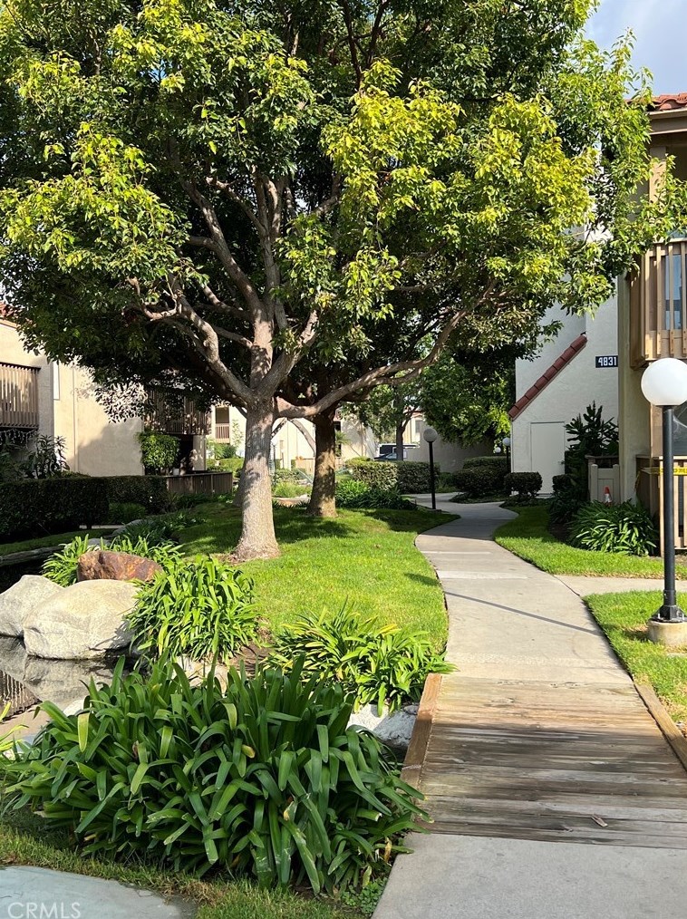 4831 Lago Dr #102, Huntington Beach, CA 92649