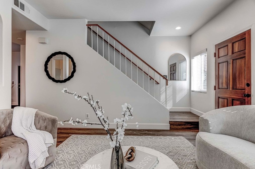 11049 Ferina St, Norwalk, CA 90650-5577