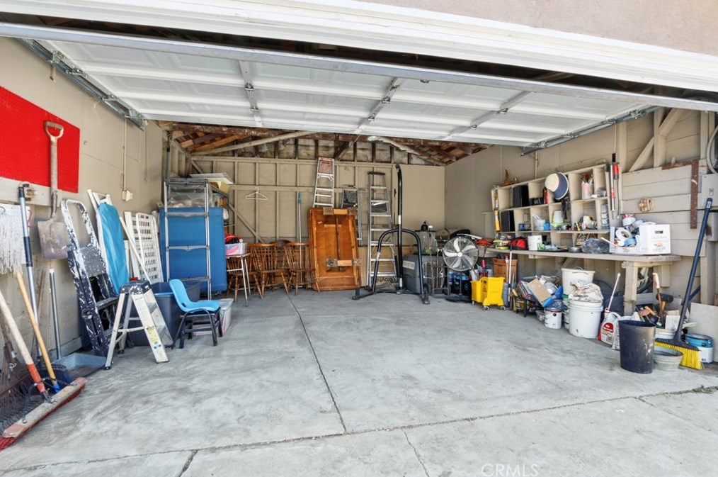 1638 105th St, Los Angeles CA  90047-4451 exterior