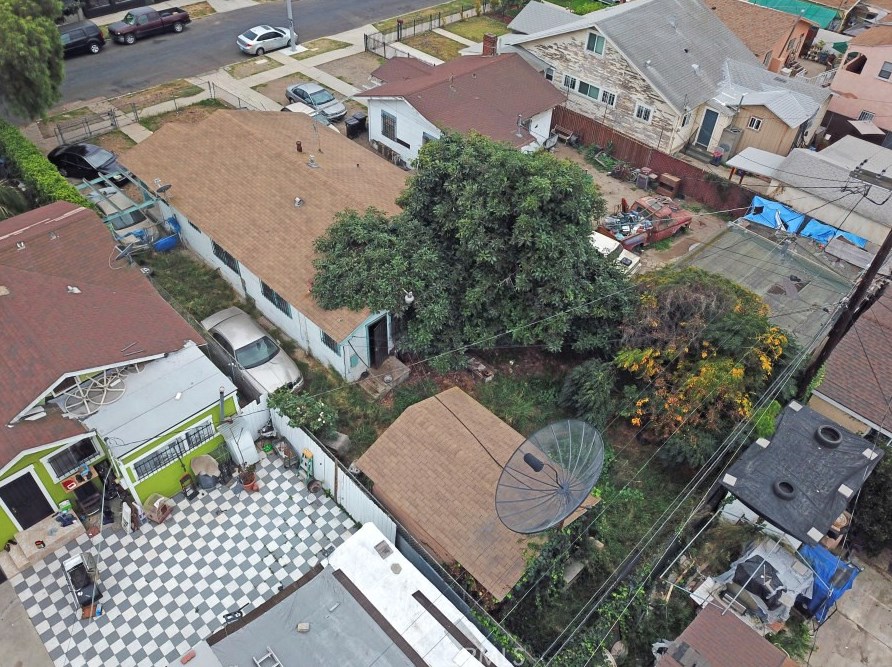 1535 70th St, Los Angeles CA  90001-2501 exterior