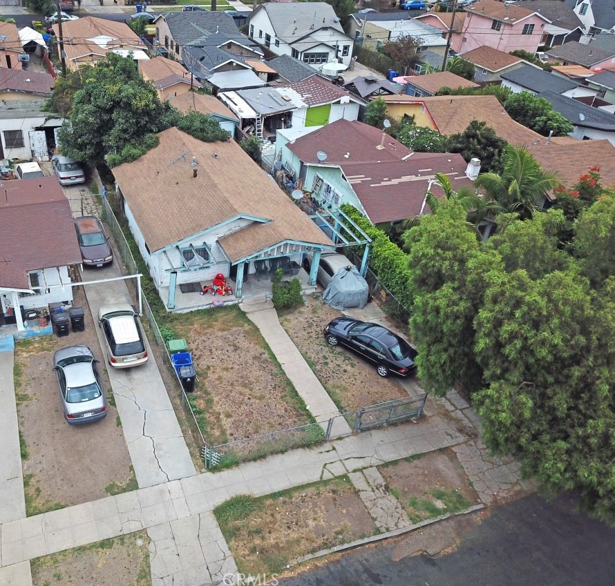 1535 70th St, Los Angeles CA  90001-2501 exterior