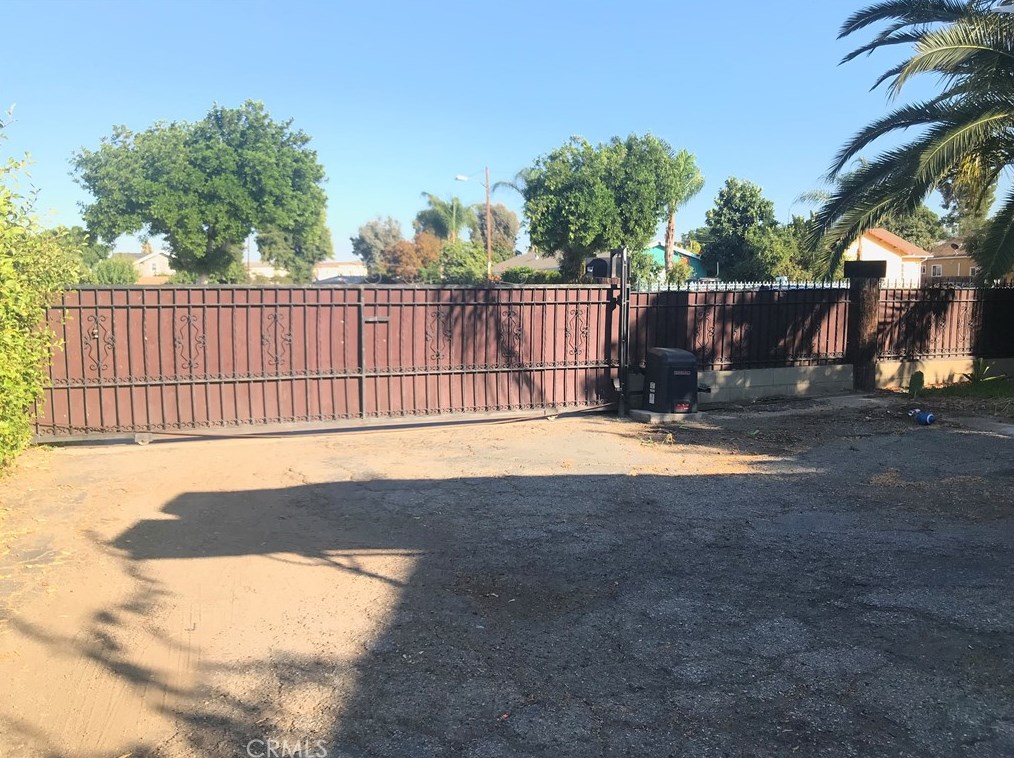 1307 Hamilton Blvd, Pomona, CA 91768-2432