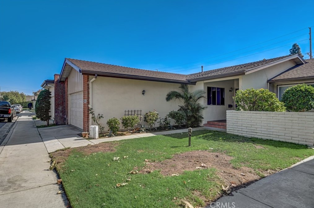 9816 Verde Mar Dr, Huntington Beach, CA 92646