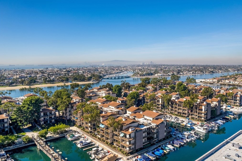 6326 S Marina Pacifica Dr, Long Beach, CA 90803