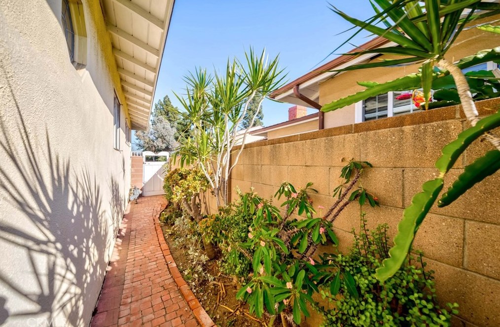 13633 Biola Ave, La Mirada CA  90638-3045 exterior