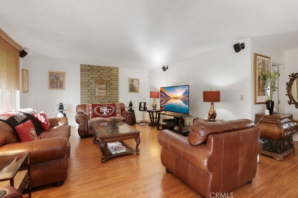 2349 Arroyo Blvd, Pasadena CA  91103-1002 exterior