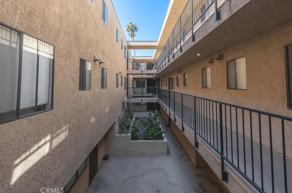 1140 Pacific Ave #16, Long Beach, CA 90813