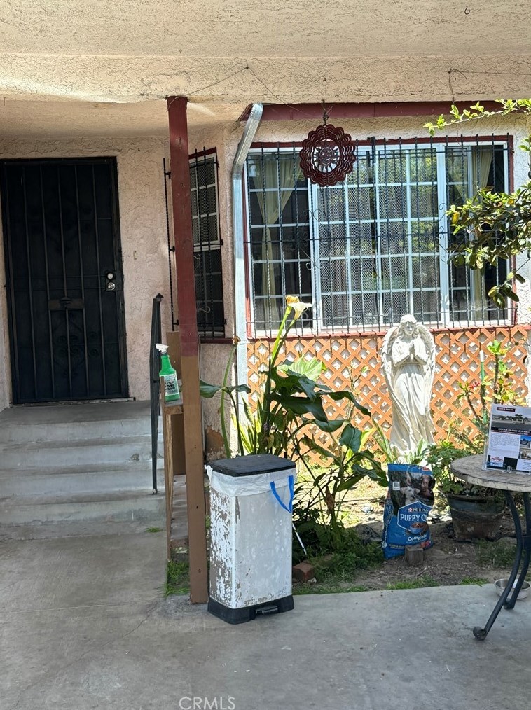 1553 102nd St, Los Angeles CA  90003-4705 exterior