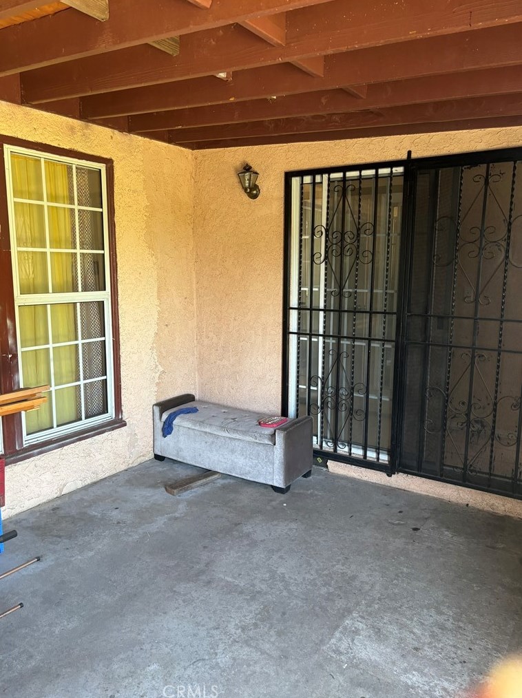 1553 102nd St, Los Angeles CA  90003-4705 exterior