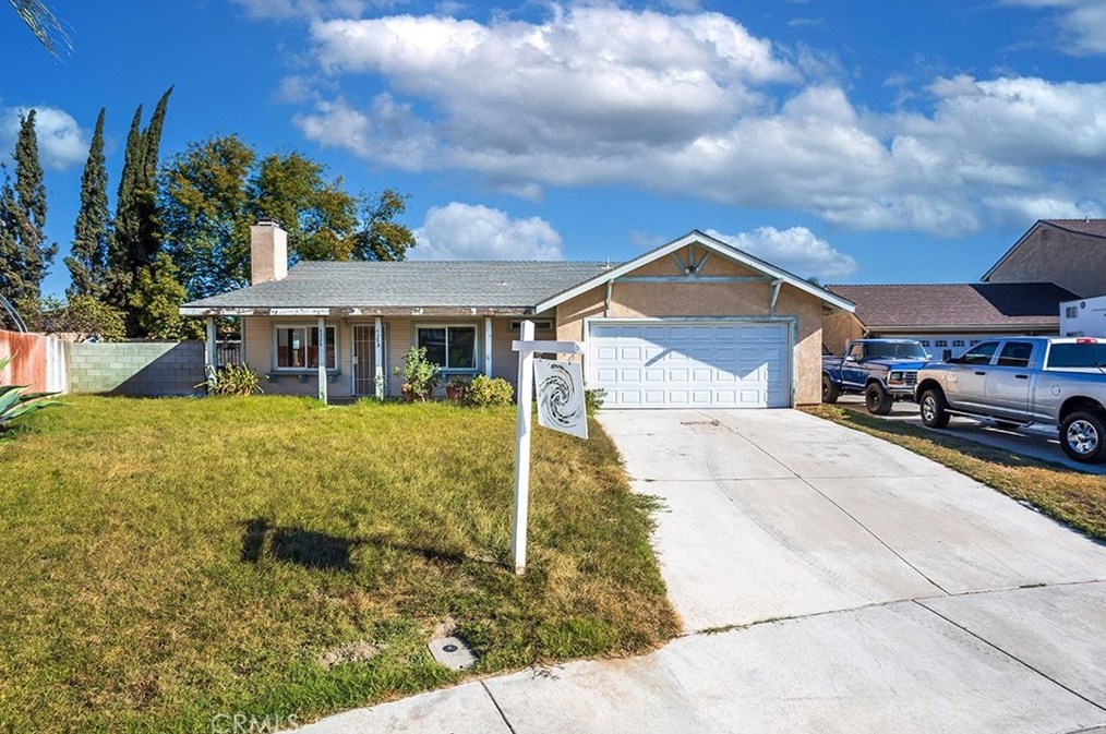 4334 Riverbend Ln, Riverside, CA 92509