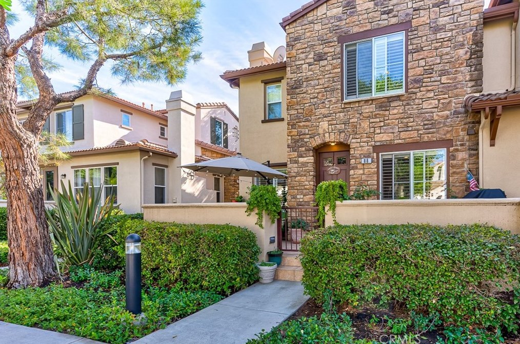 88 Topaz #128, Irvine, CA 92602