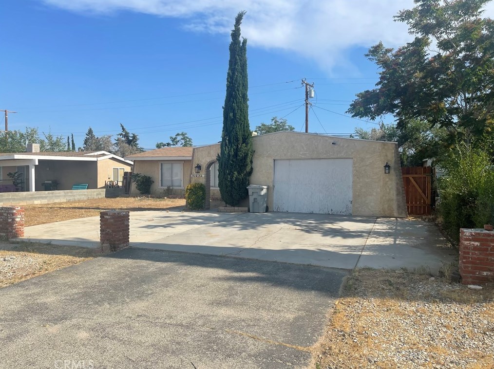 16075 Live Oak St, Hesperia, CA 92345-3107