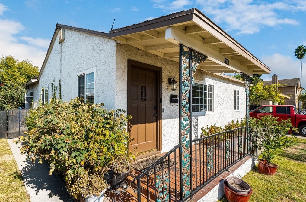 7845 Gainford St, Downey, CA 90240