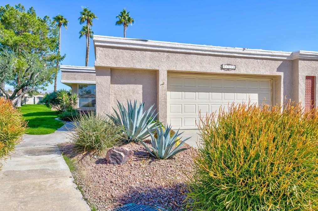 41534 Navarre Ct, Palm Desert, CA 92260-0303