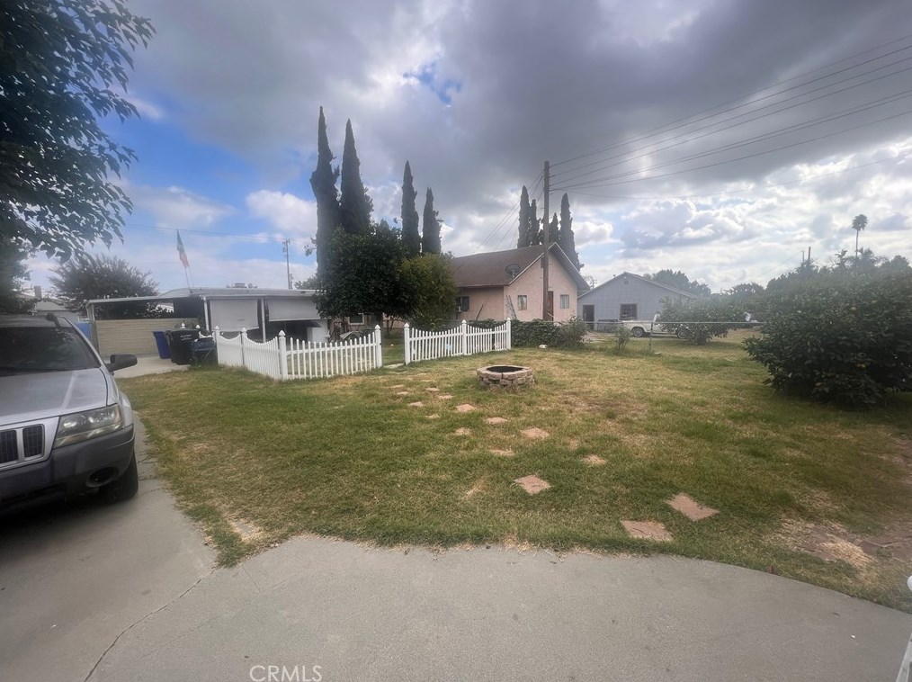 2201 Towne Ave, Pomona CA  91766-6225 exterior