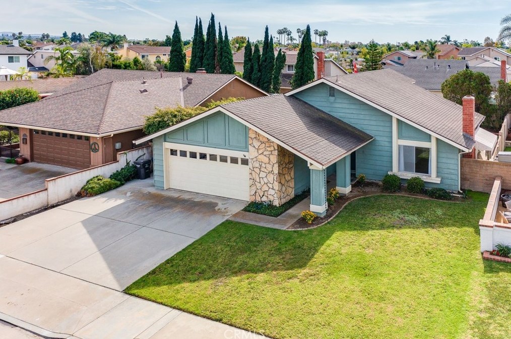 8452 Norfolk Dr, Huntington Beach, CA 92646