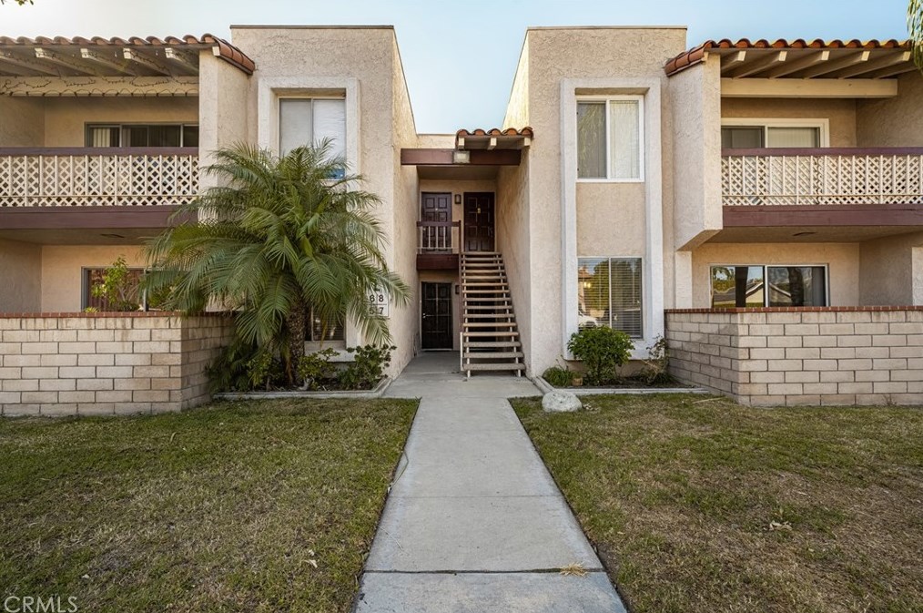 700 W La Veta Ave #l7, Orange, CA 92868