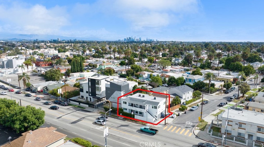 2664 La Brea Ave, Los Angeles CA  90016-2807 exterior