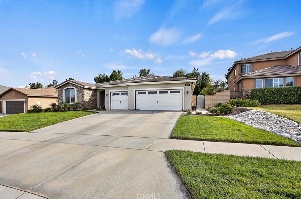 2359 Mary Clare St, Corona CA  92882-6973 exterior