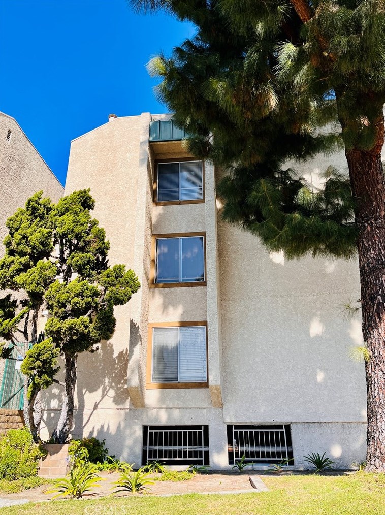12121 Centralia St #201, Lakewood, CA 90715
