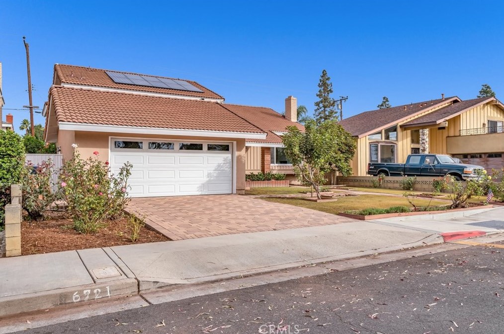 6721 Lafayette Dr, Huntington Beach, CA 92647