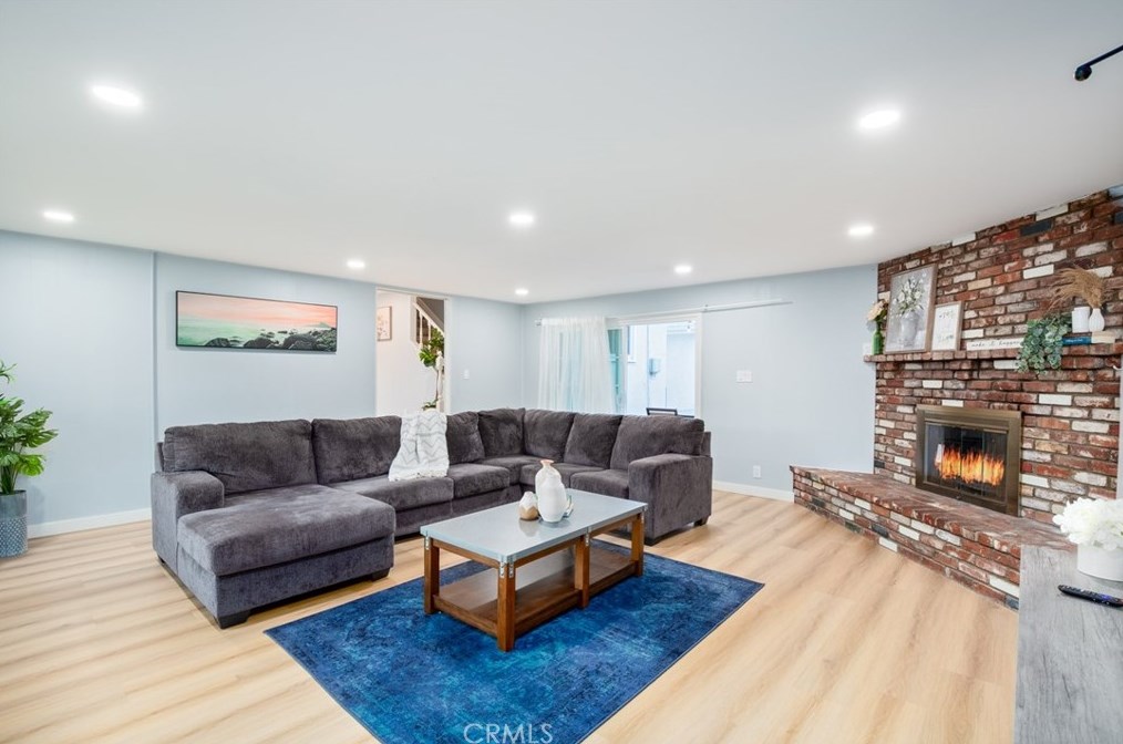 6031 Modoc Rd, Westminster CA  92683-2048 exterior