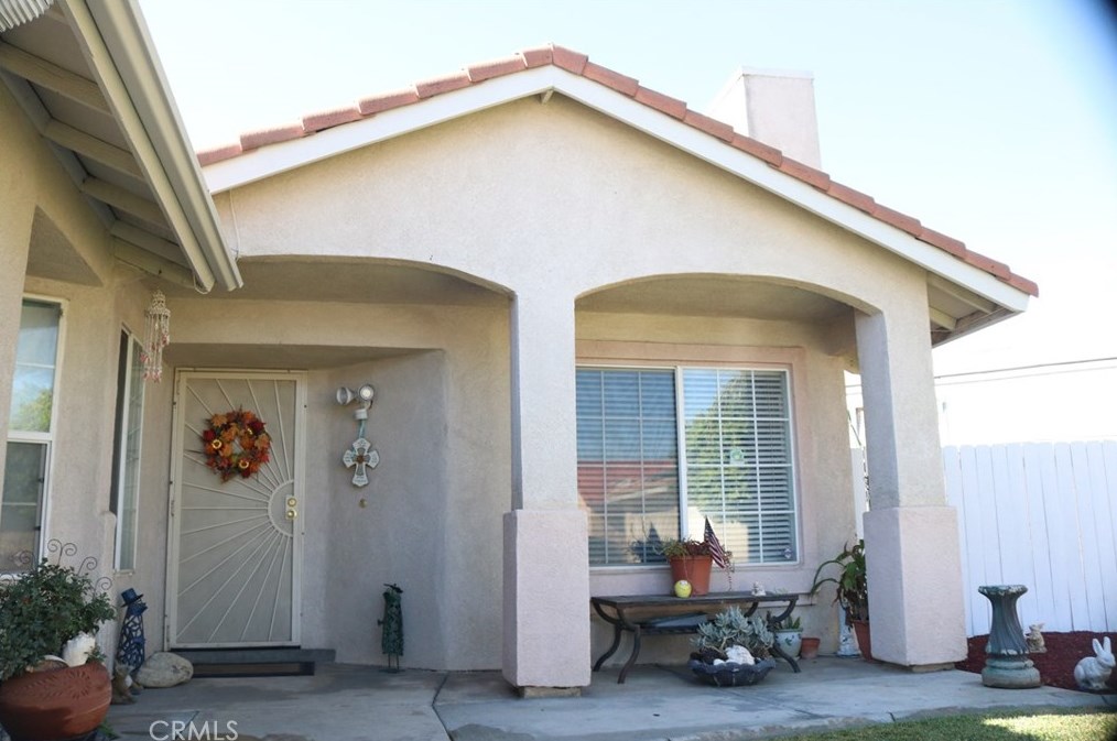 18815 Bob White Ct, Bloomington, CA 92316
