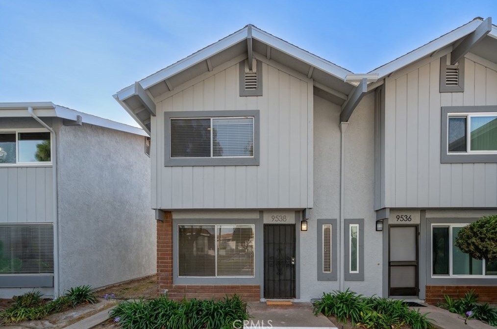 9538 Bickley Dr, Huntington Beach, CA 92646-4139