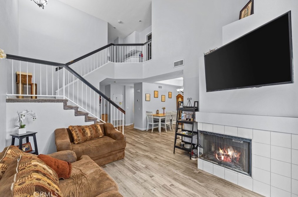 3740 Camino Sobre, Riverside, CA 92503
