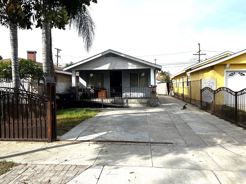 10521 San Antonio Ave, South Gate, CA 90280