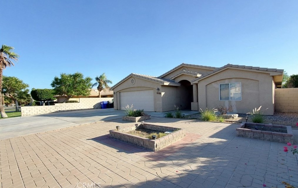 68575 Tachevah Dr, Cathedral City, CA 92234