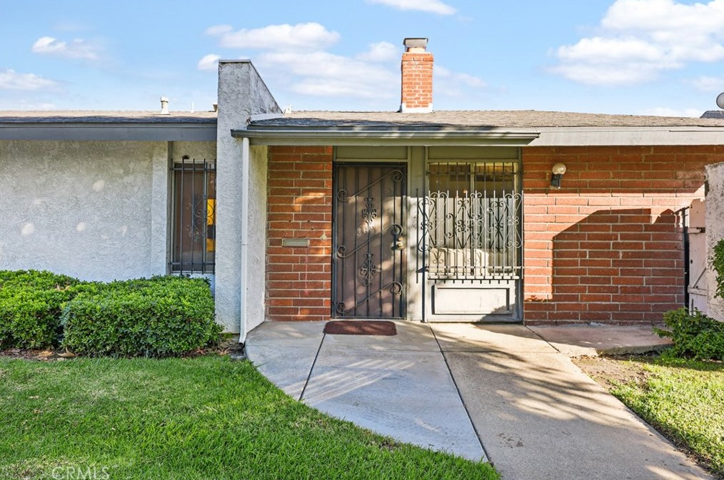 1424 W 8th St #99, Upland, CA 91786