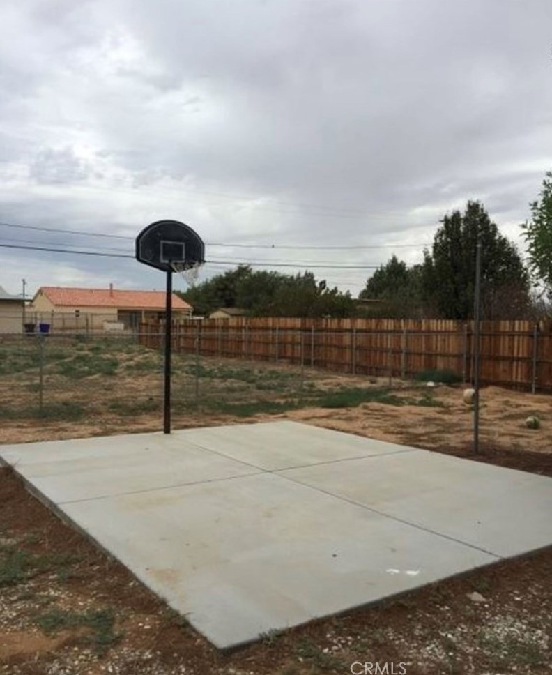13474 Tutelo Rd, Apple Valley CA  92308-6463 exterior