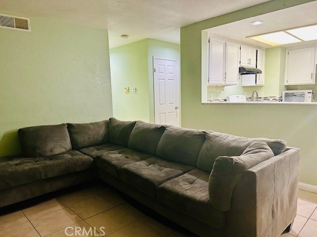 25140 Graylag Cir, Moreno Valley CA  92551-2591 exterior