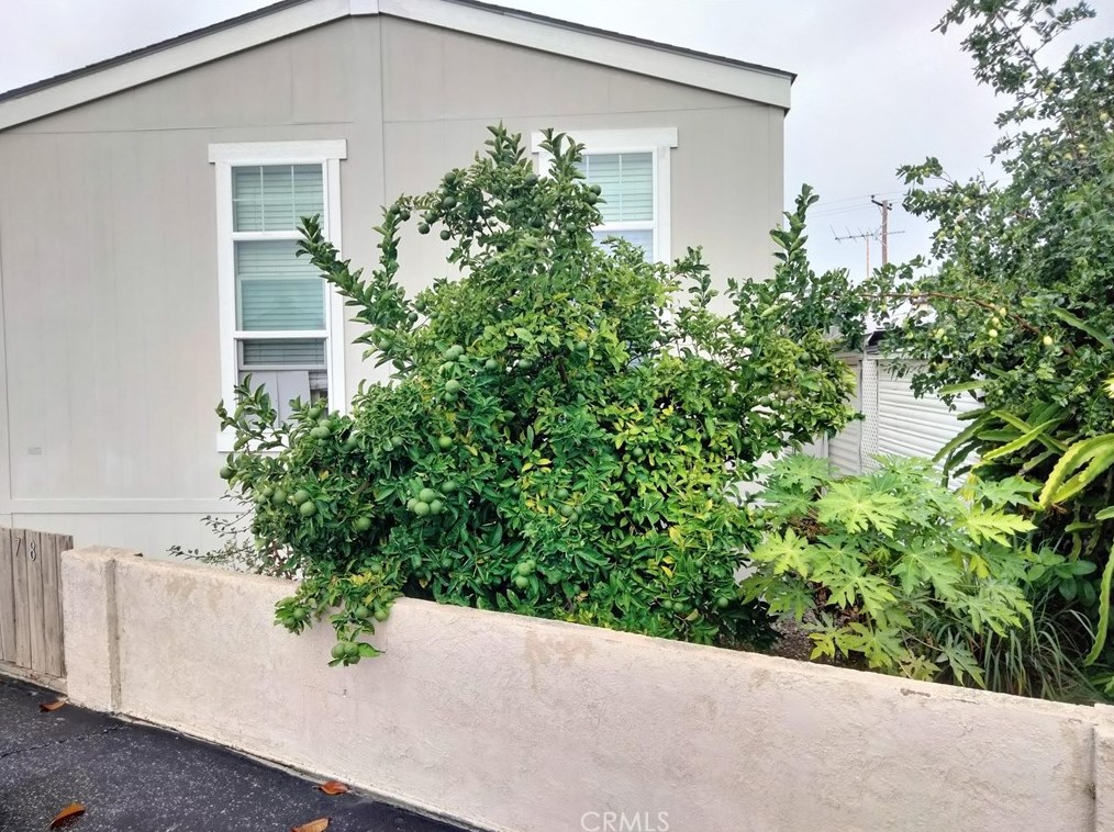 14352 Beach Blvd, Westminster CA  92683-4527 exterior
