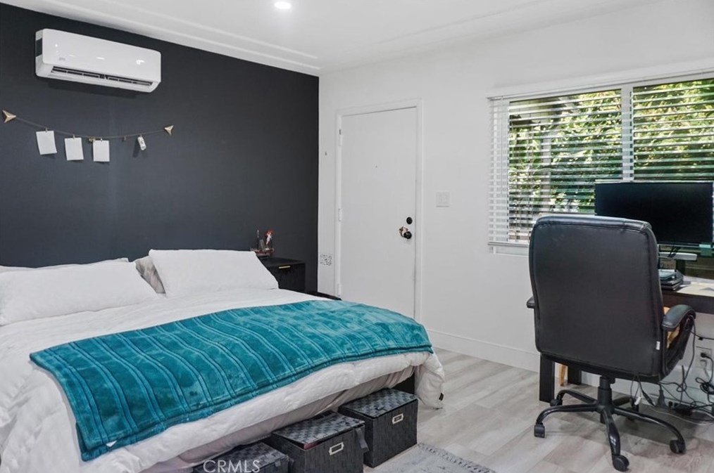 230 Hoover St, Los Angeles CA  90004-3628 exterior