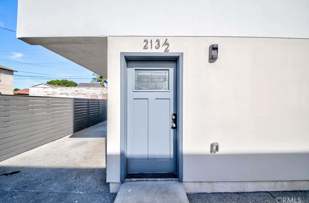 211 43rd St, Los Angeles CA  90011-3007 exterior