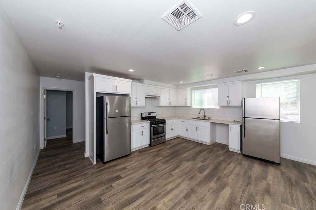 211 43rd St, Los Angeles CA  90011-3007 exterior