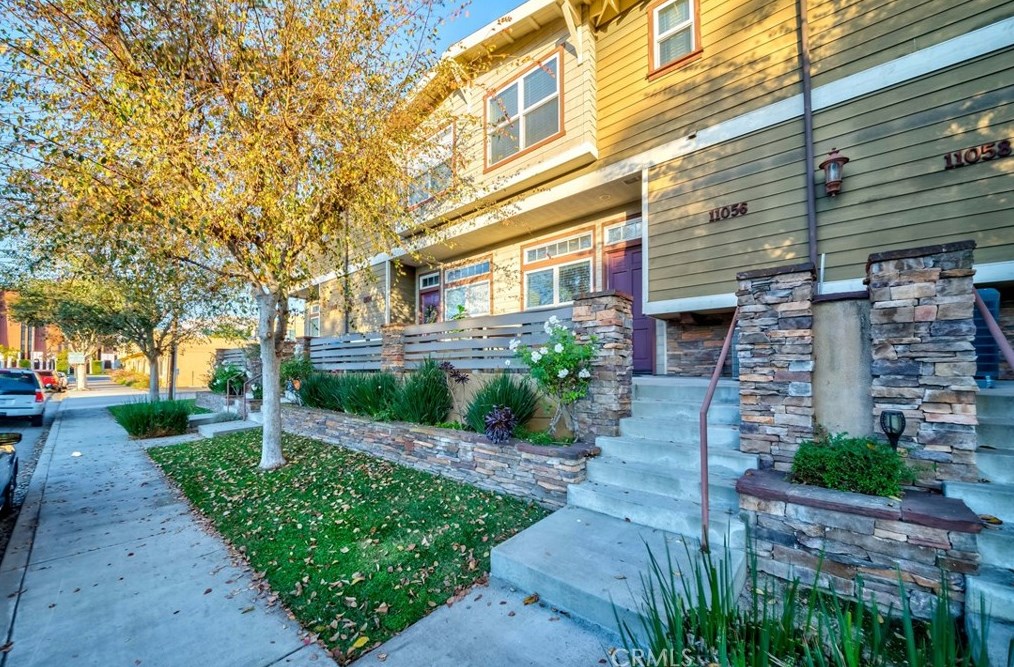11056 Maple St, Los Alamitos, CA 90720