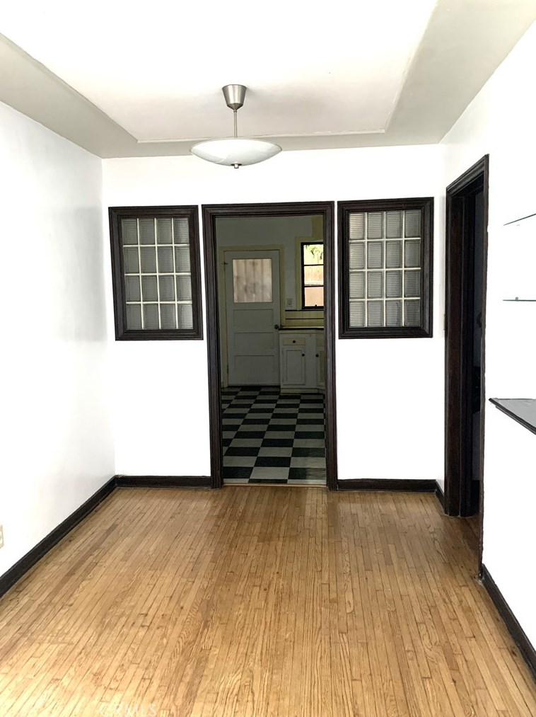 2527 5th St, Los Angeles CA  90057-1855 exterior