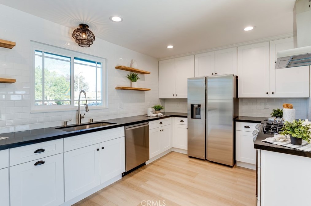 5202 Myra Ave, Cypress CA  90630-4443 exterior