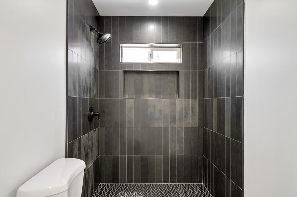 2133 74th St, Los Angeles CA  90047-2119 exterior