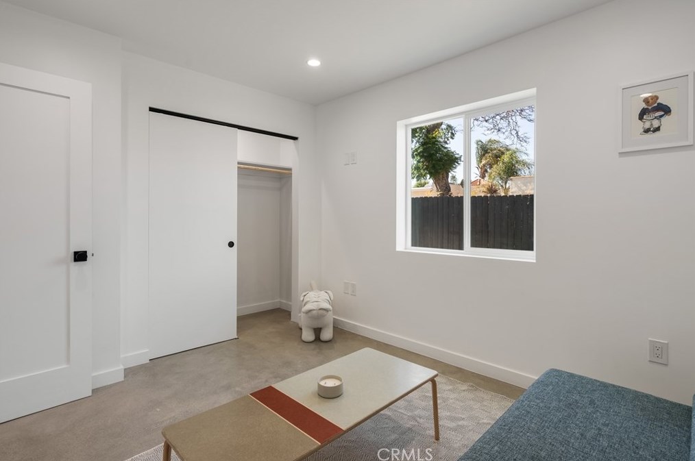 2133 74th St, Los Angeles CA  90047-2119 exterior