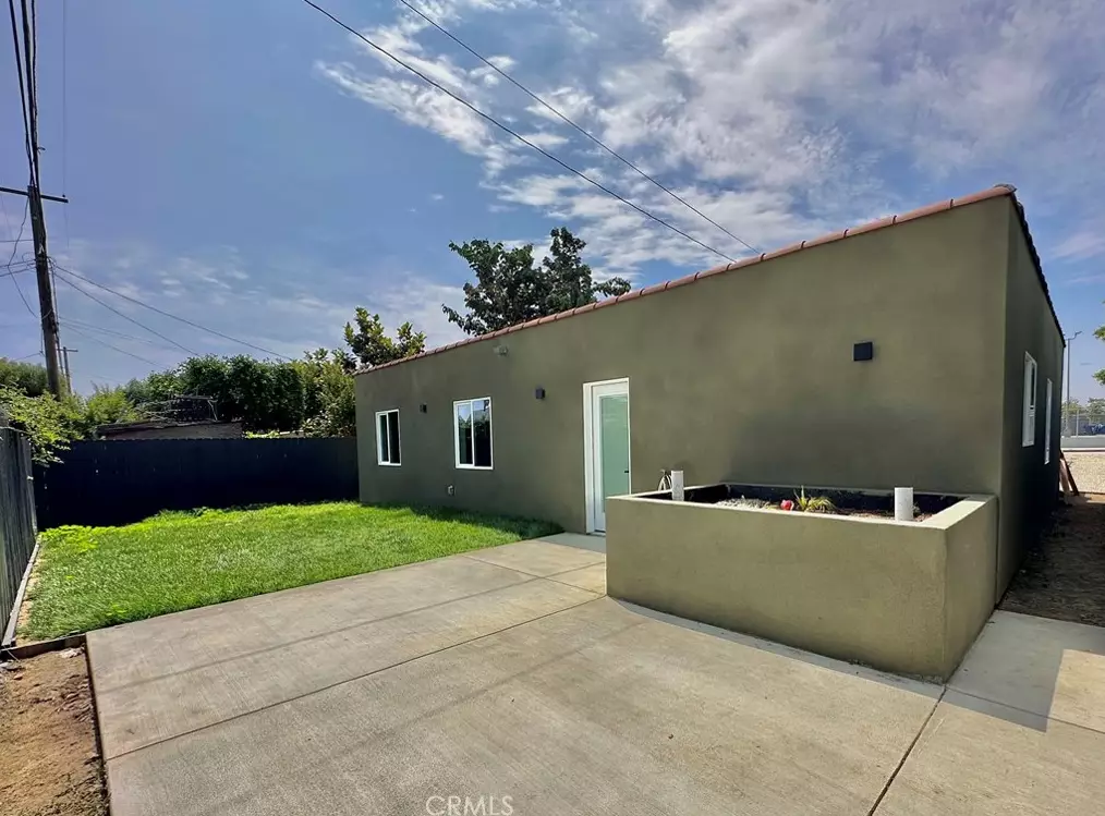 2133 74th St, Los Angeles CA  90047-2119 exterior