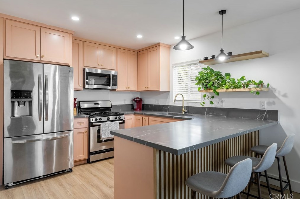 2133 74th St, Los Angeles CA  90047-2119 exterior