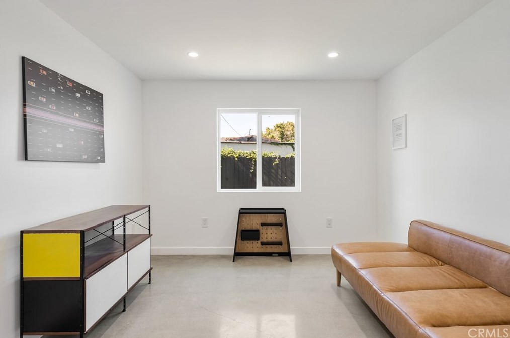 2133 74th St, Los Angeles CA  90047-2119 exterior